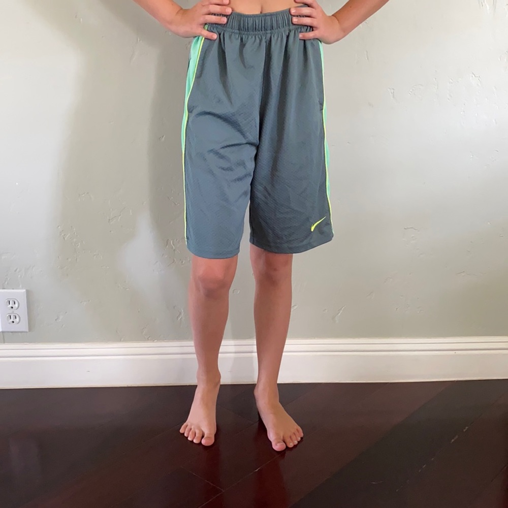 Kids, medium, dry fit, Nike, athletic shorts